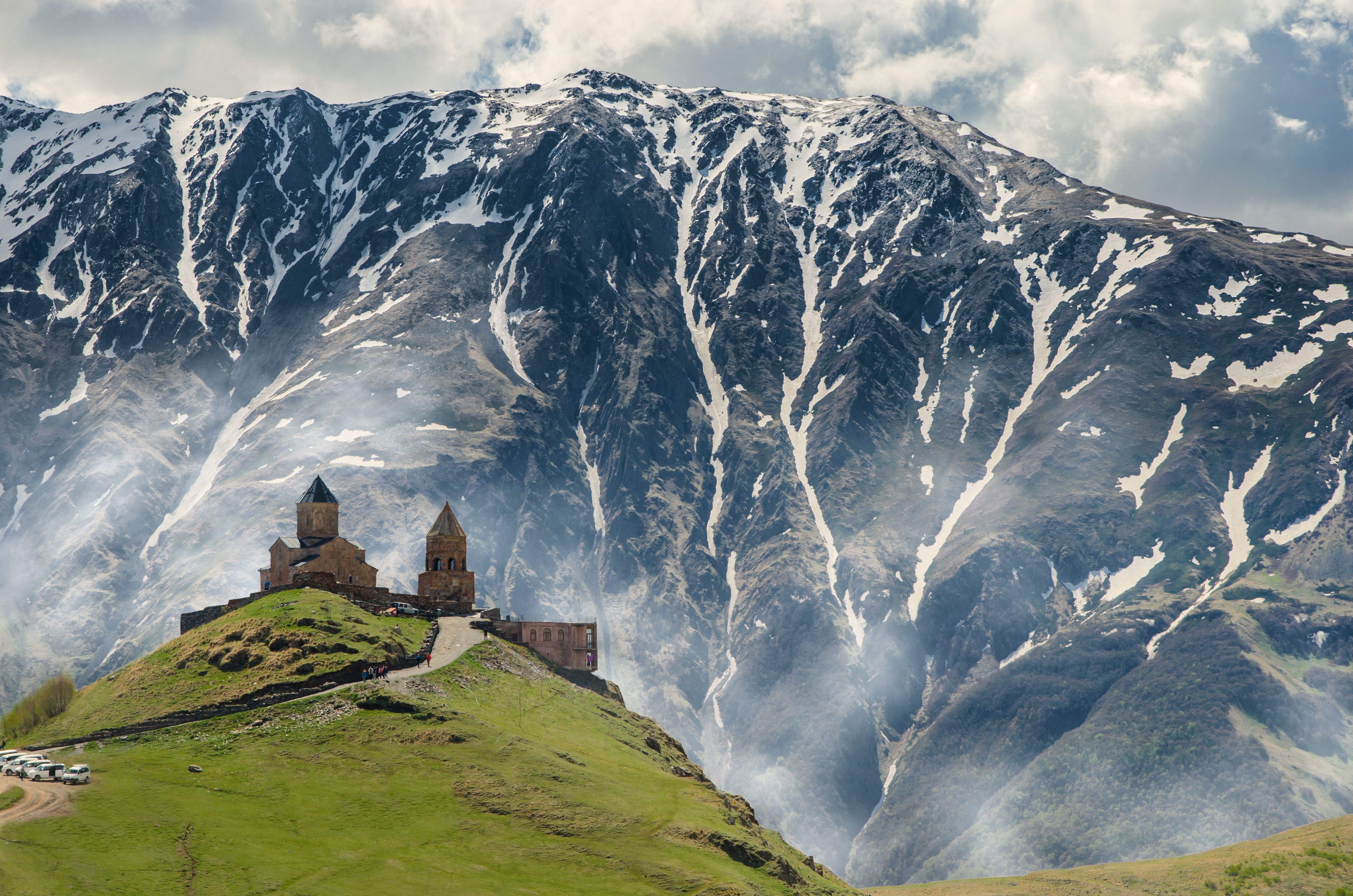 Kazbegi planina, crkva Svete Trojice i dvorac Ananuri